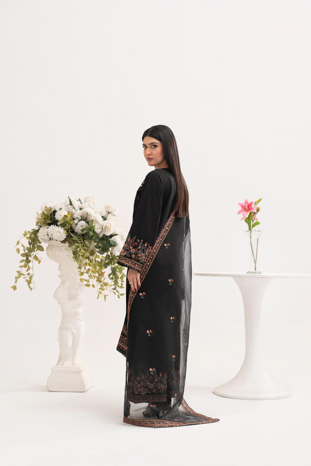 Hareem Embroidered 3pc