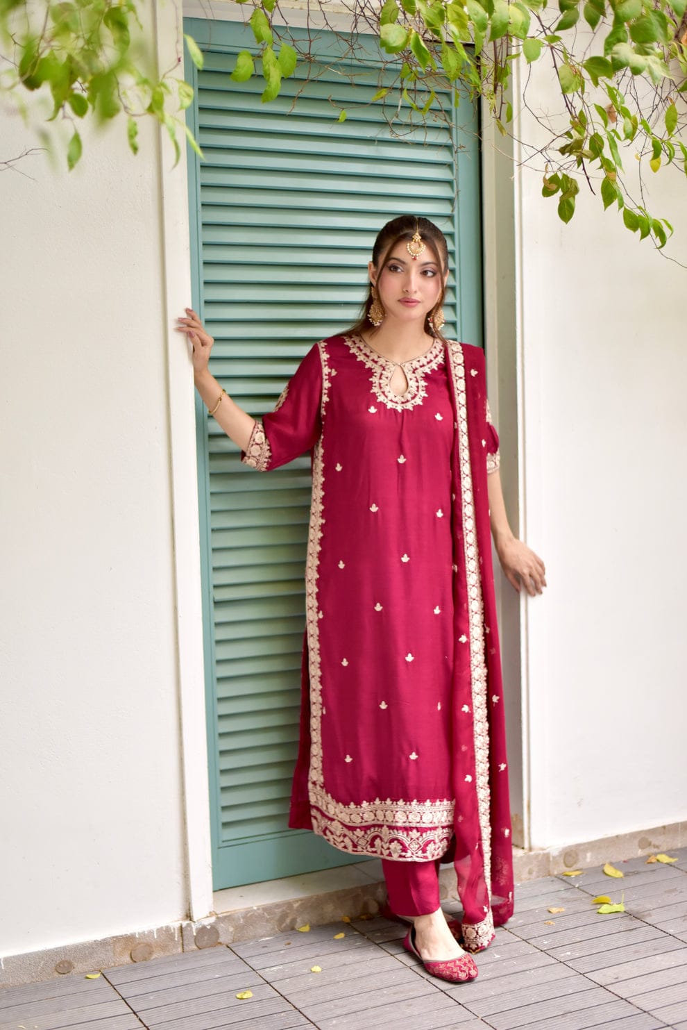 Move Embroidered 3pc