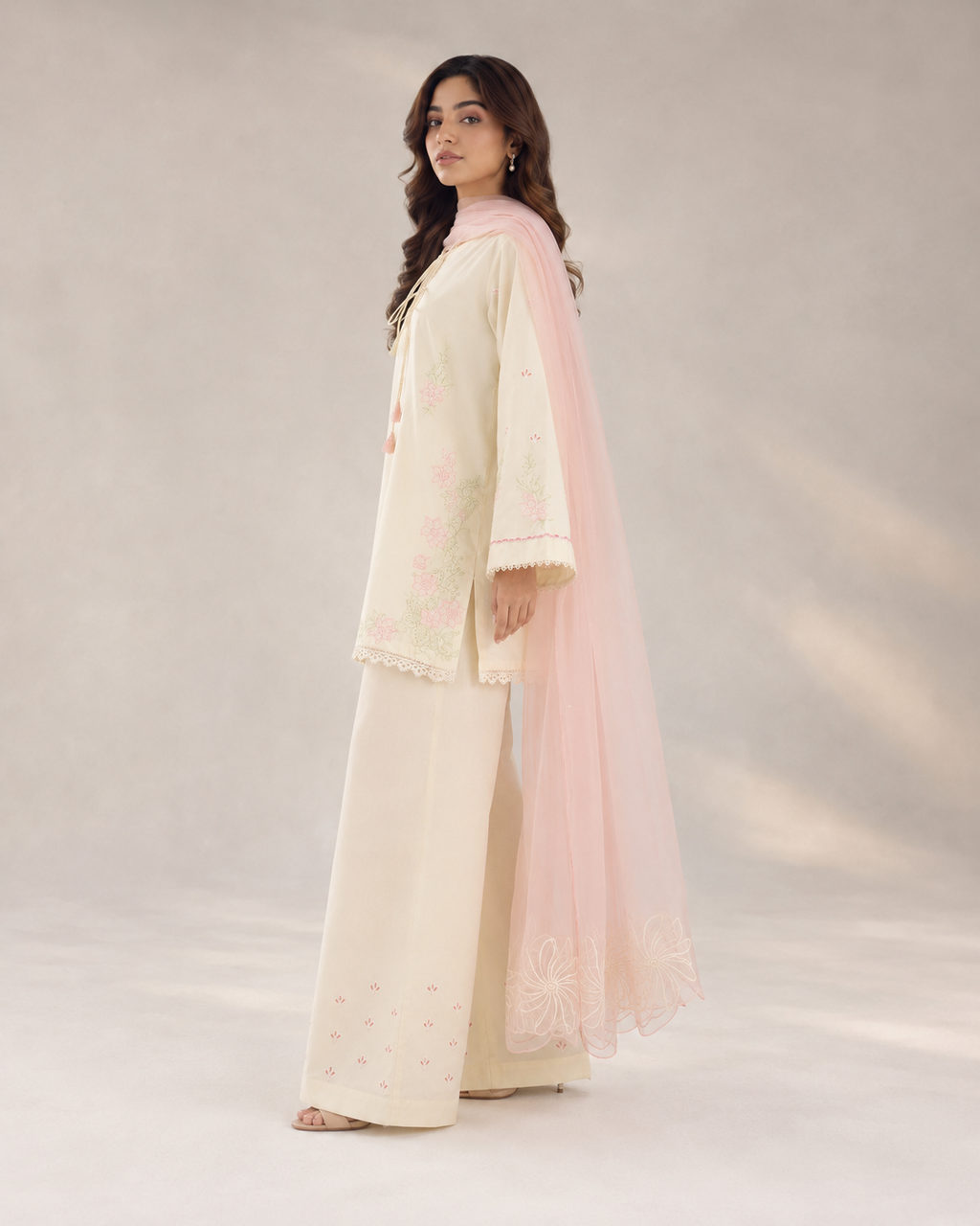 Amora White Embroidered 3pc
